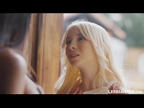 ❤️ දැරිය මාස කිහිපයකට පසු නිවසට පැමිණ තම කුඩම්මාගේ පුක අනුභව කරයි Porno අප වෙත